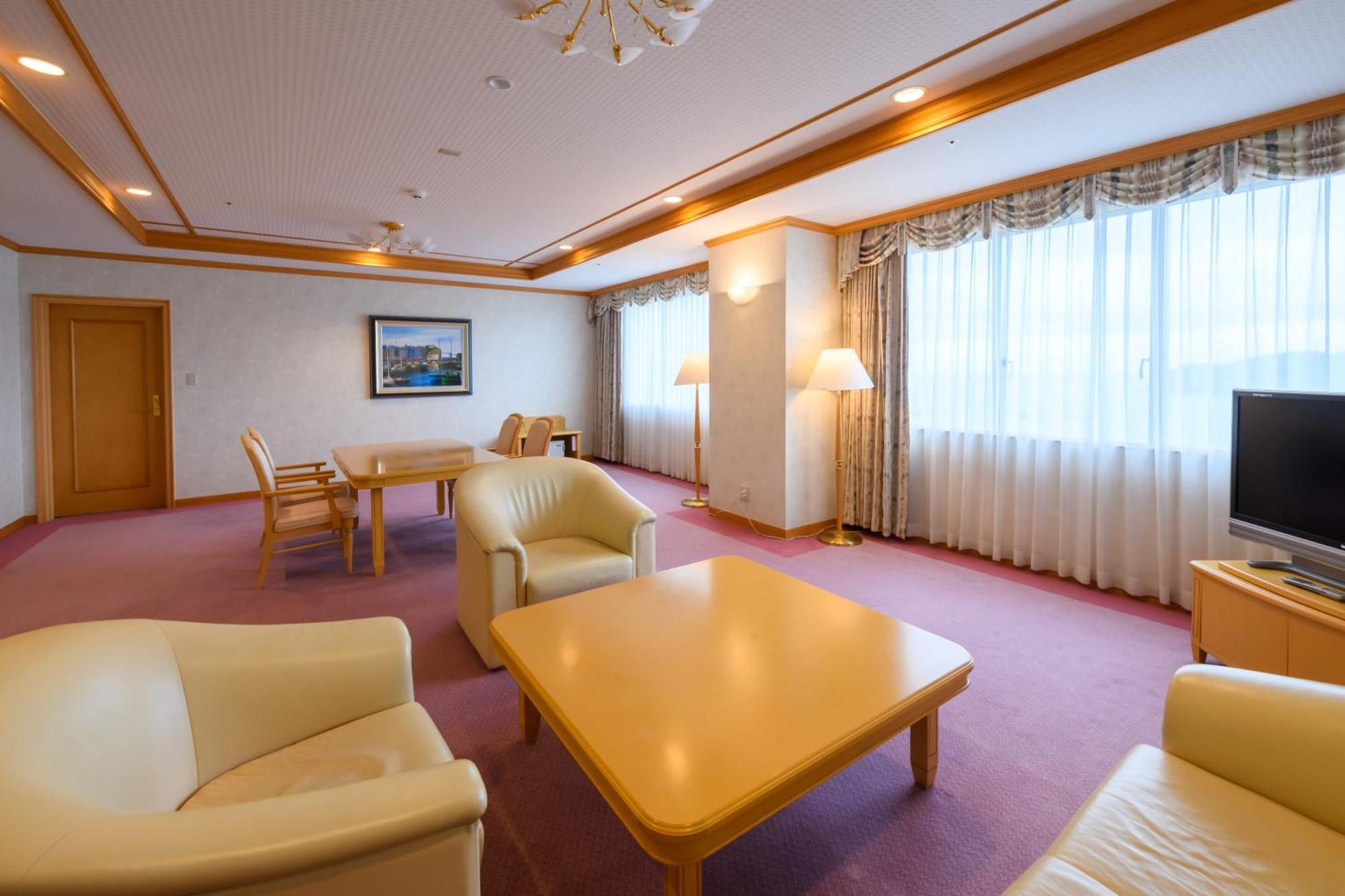 Mercure Wakayama & 3* Kushimoto